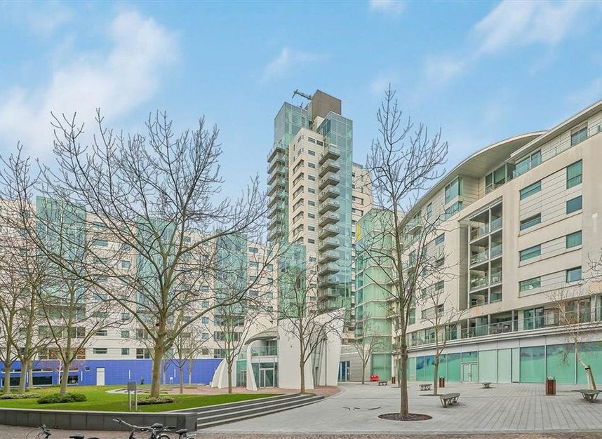 Flat Tabard Street in Greater London