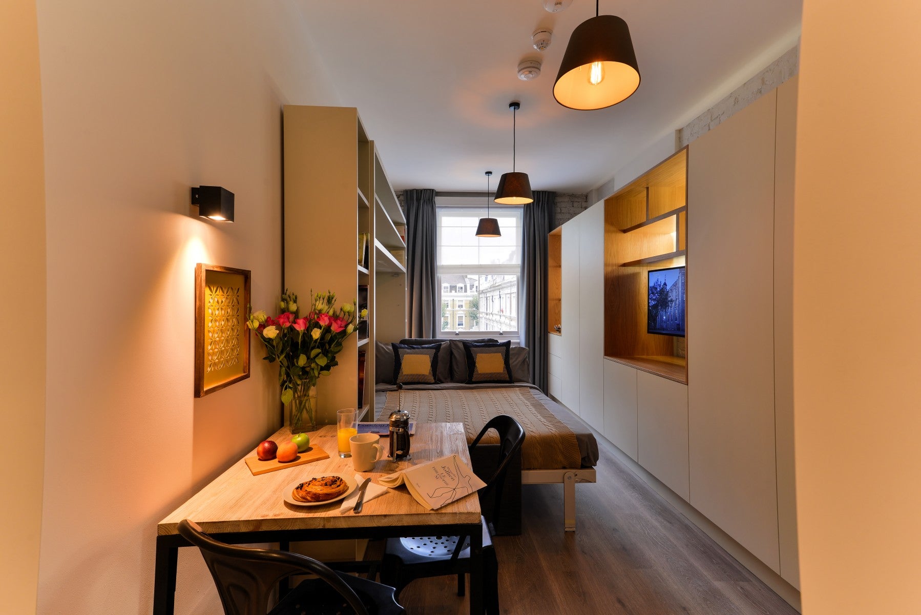 Flat Linden Gardens in Greater London