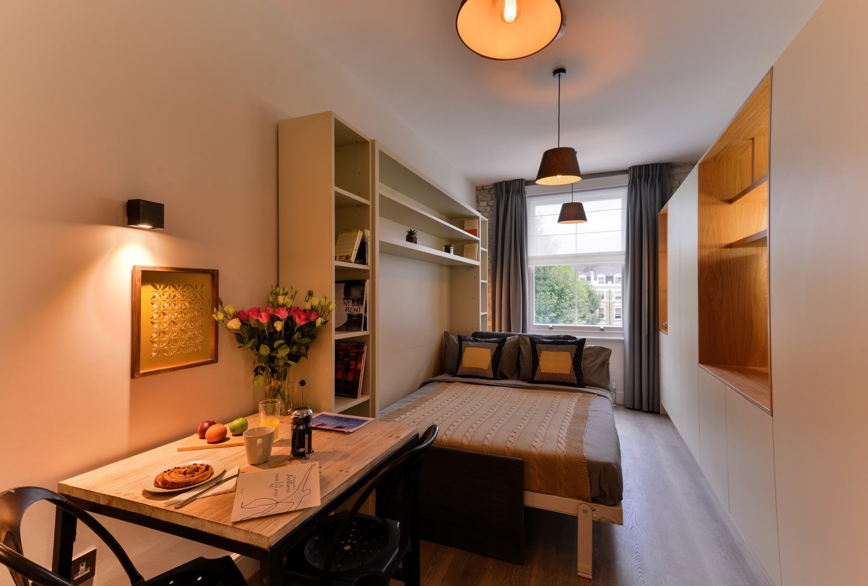 Flat Linden Gardens in Greater London
