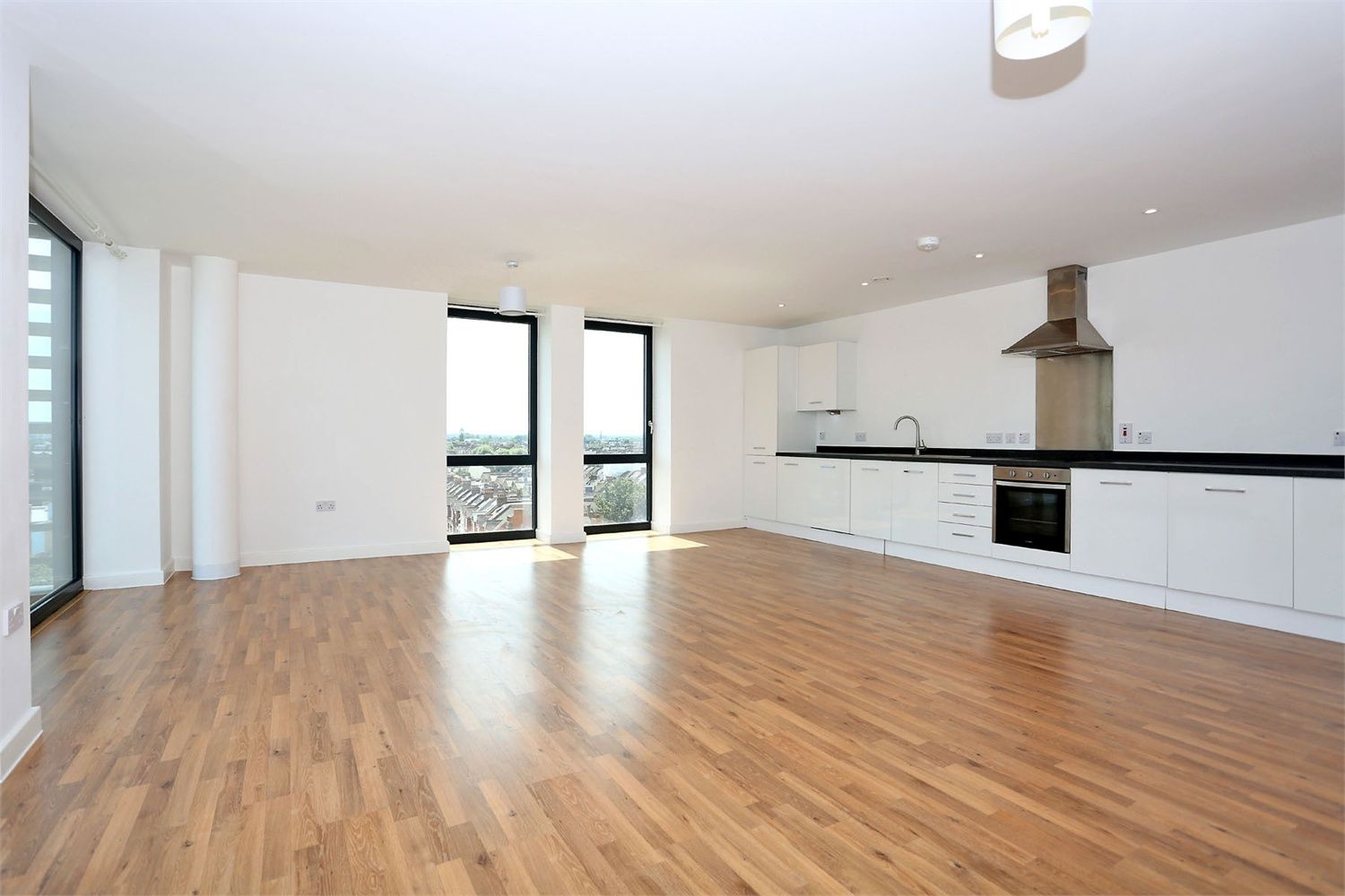 Flat Bloemfontein Road in Greater London