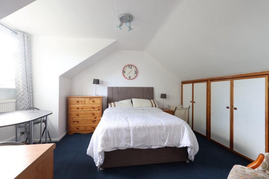 Room West Riding in St Albans