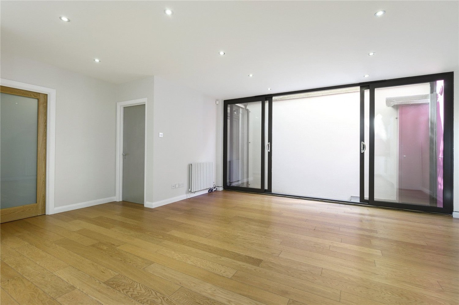Flat Graham Road in Greater London
