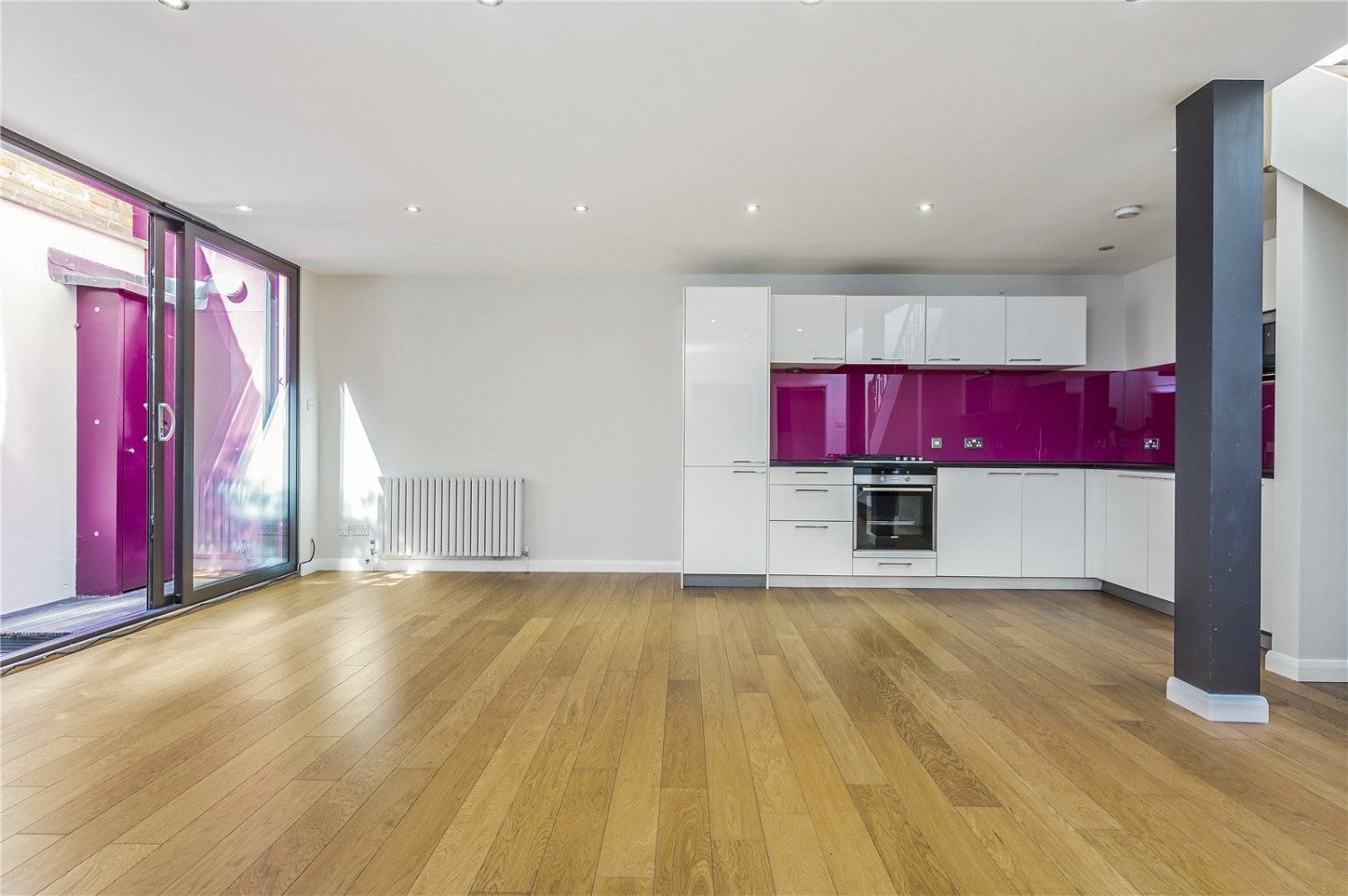 Flat Graham Road in Greater London