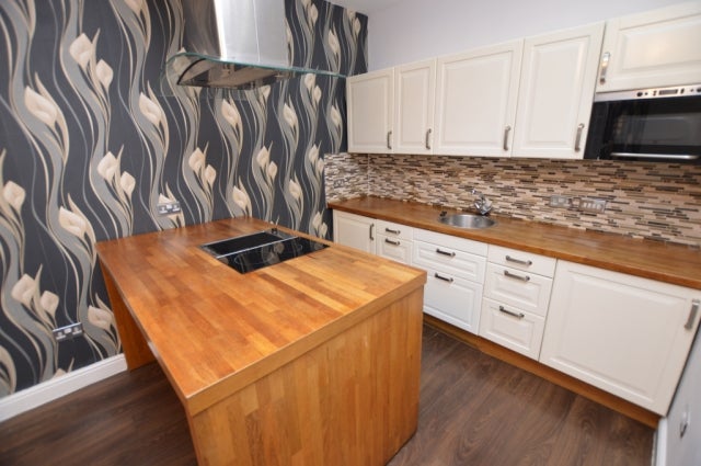 Flat Atherton Road in Hindley