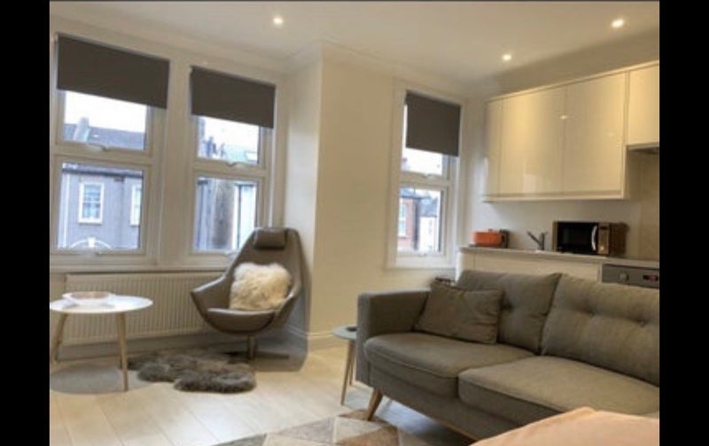 Room Pevensey Road in Greater London