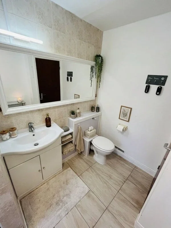 Room Leeward Gardens in Greater London