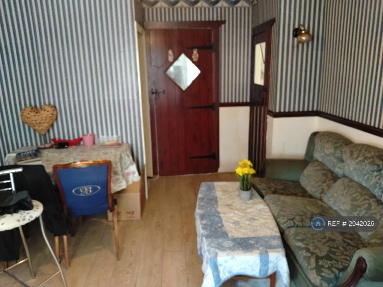 Room Rodbourne Road in Birmingham