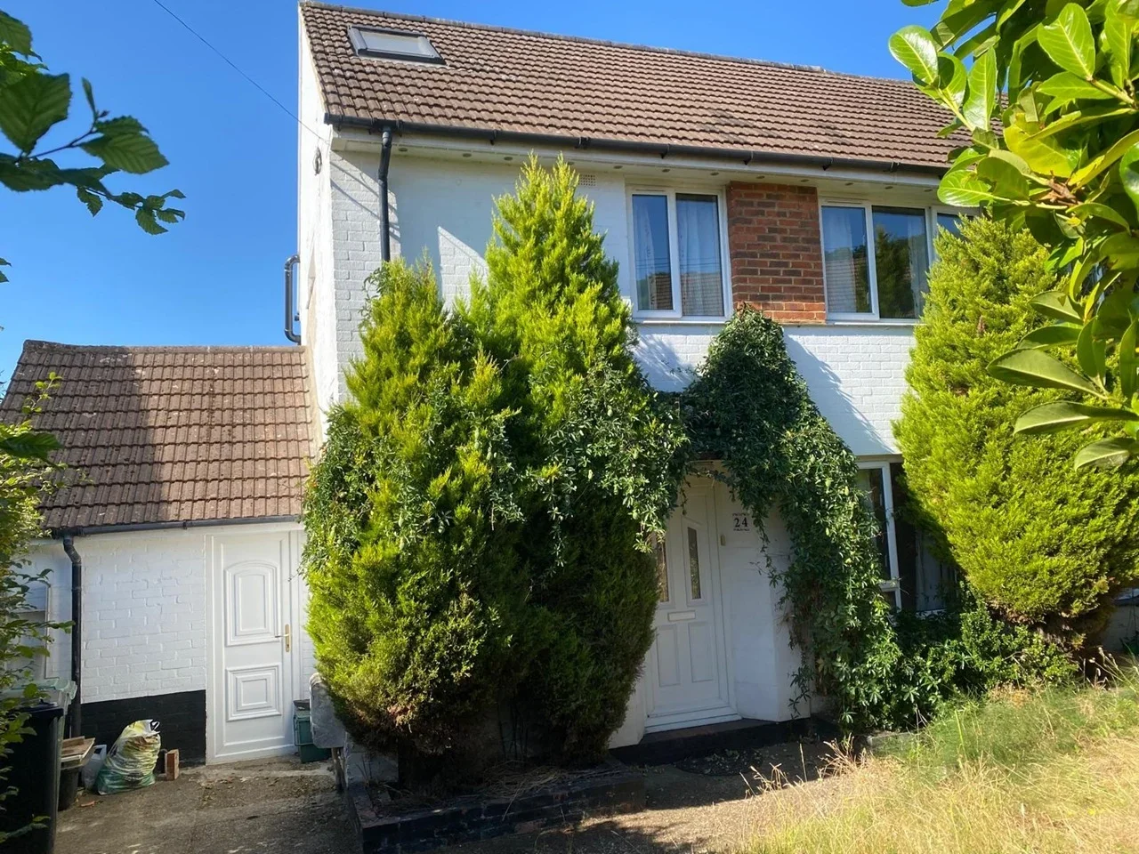 House Blackthorn Road in Reigate and Banstead