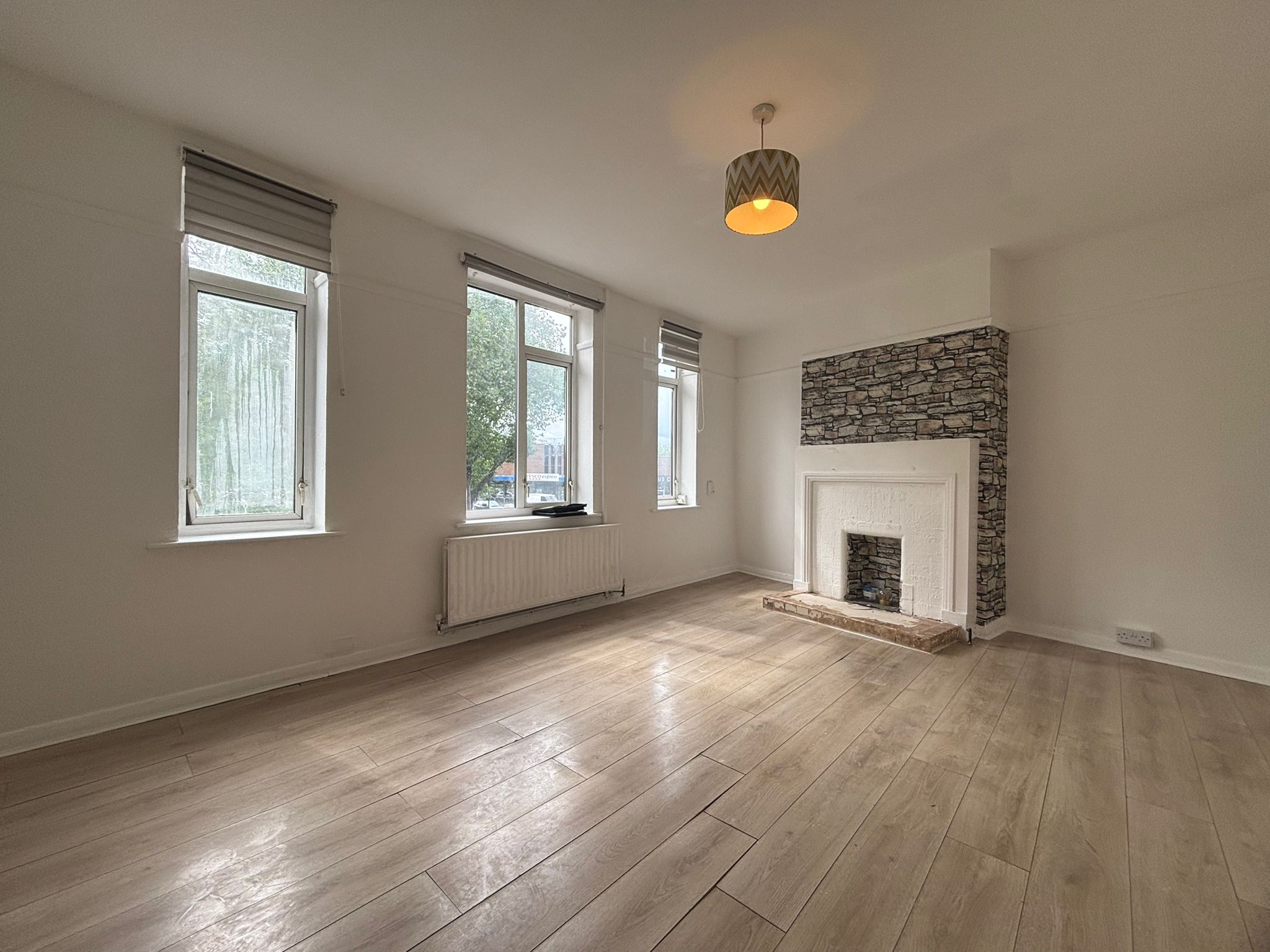 Flat Jubilee Crescent in Coventry