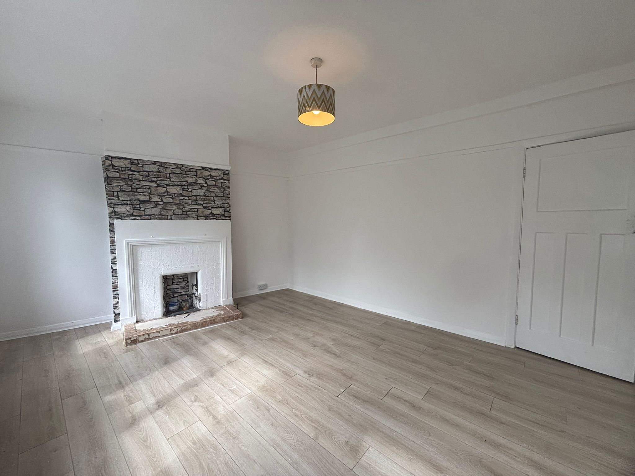 Flat Jubilee Crescent in Coventry