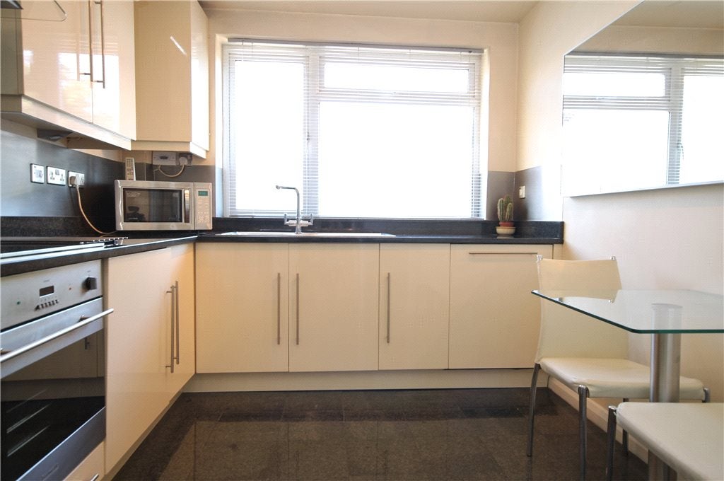Flat Madeley Road in Greater London