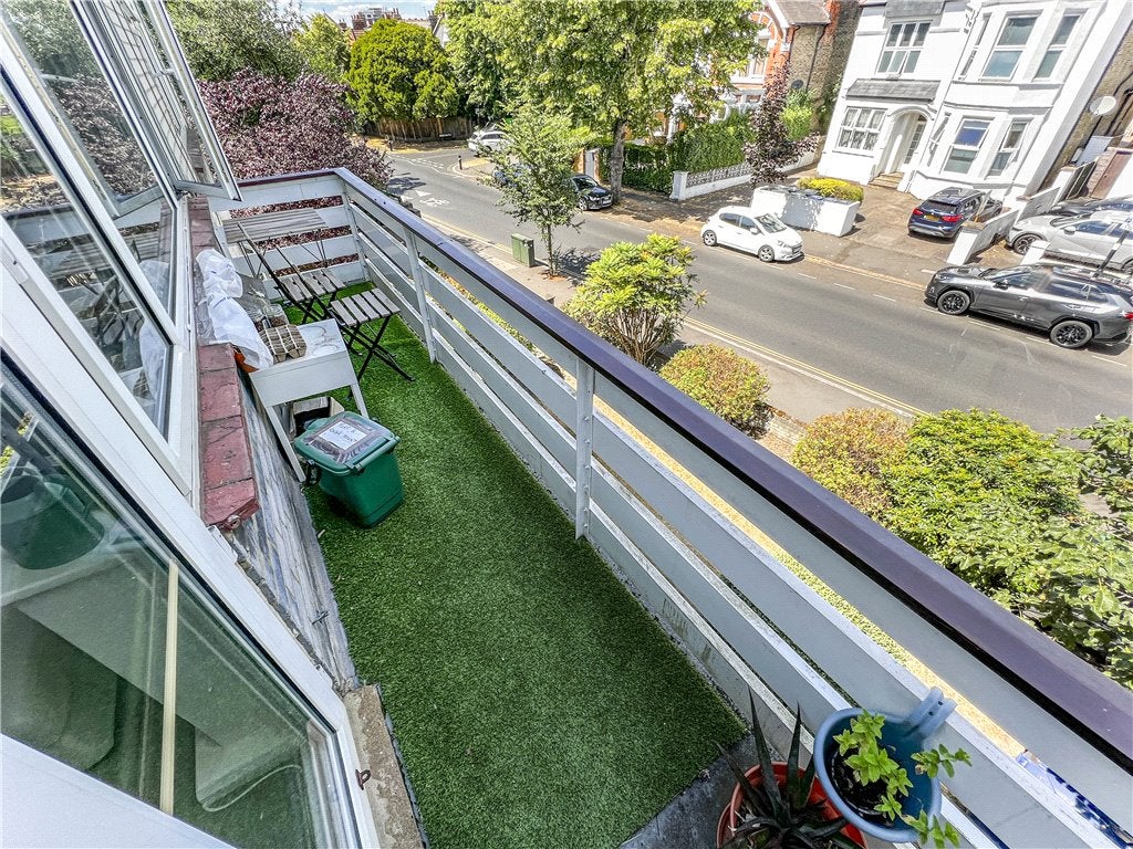 Flat Madeley Road in Greater London