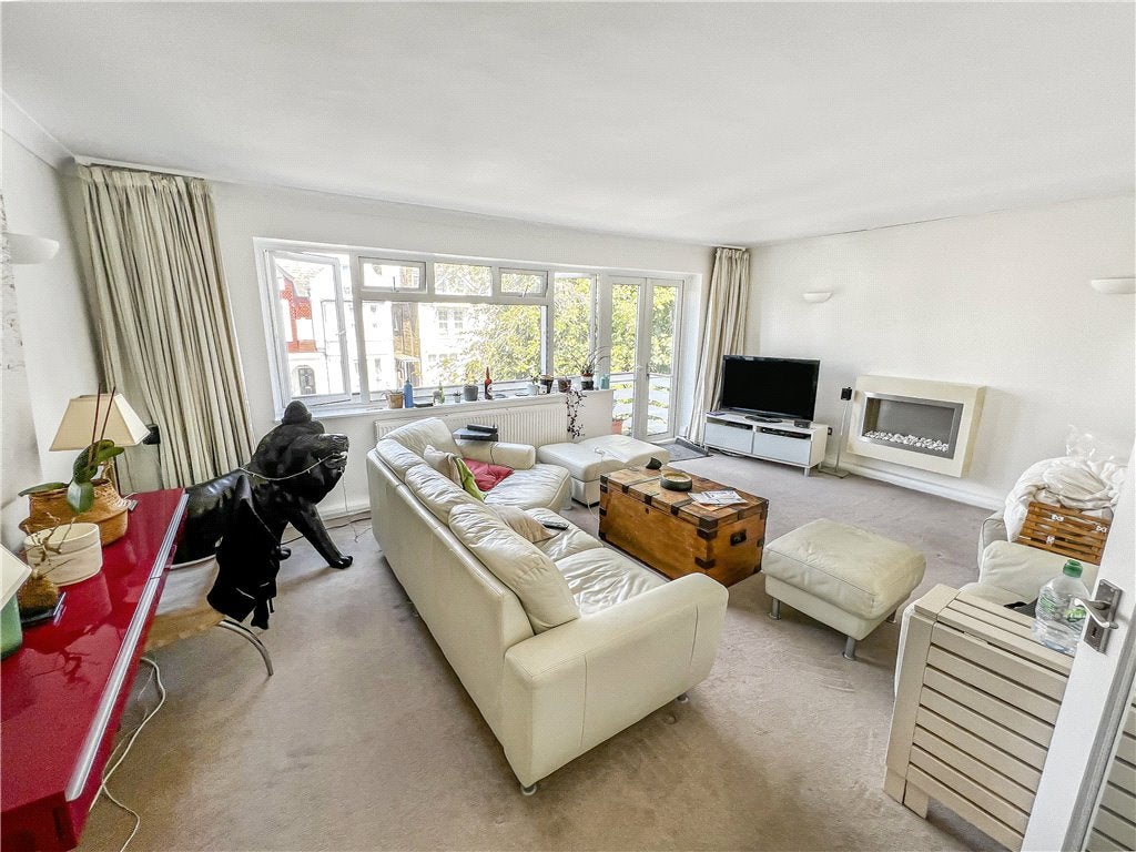Flat Madeley Road in Greater London
