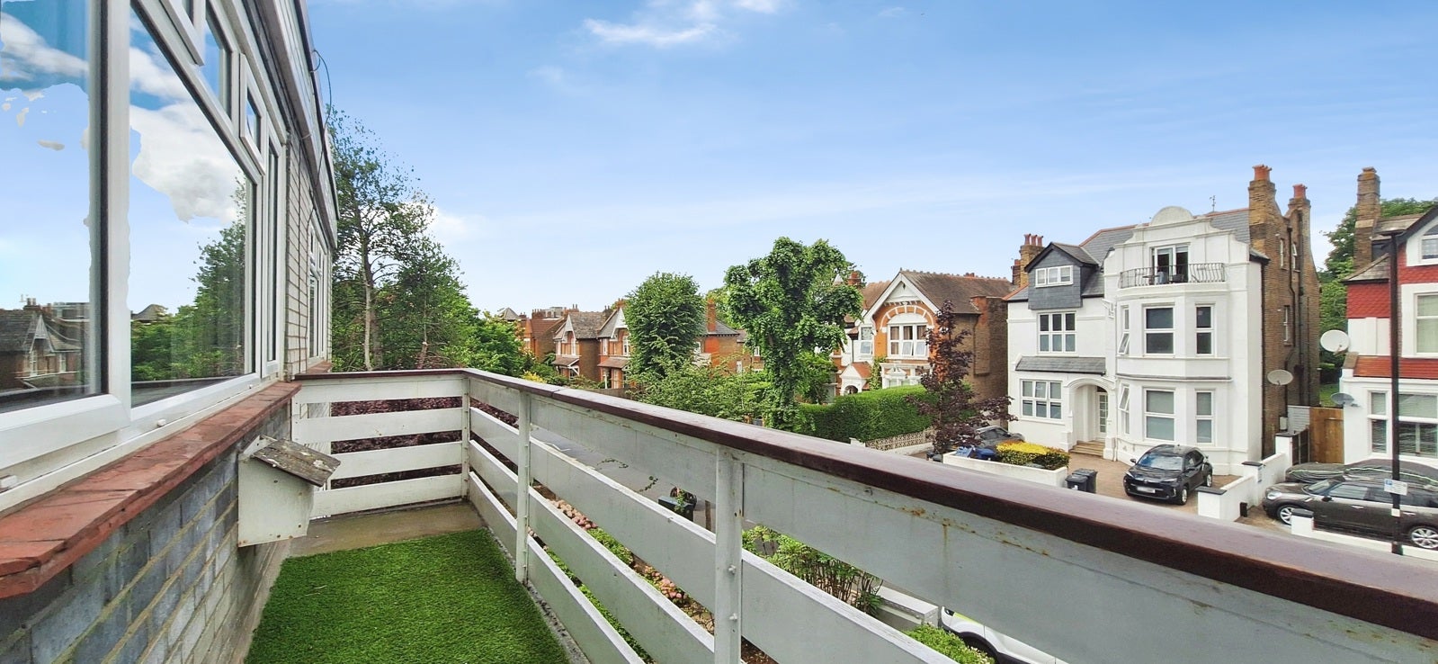 Flat Madeley Road in Greater London