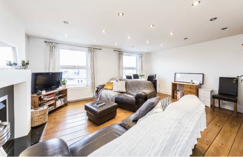 Room Byrne Road in Greater London