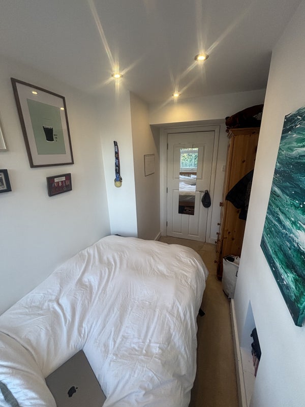 Room Byrne Road in Greater London