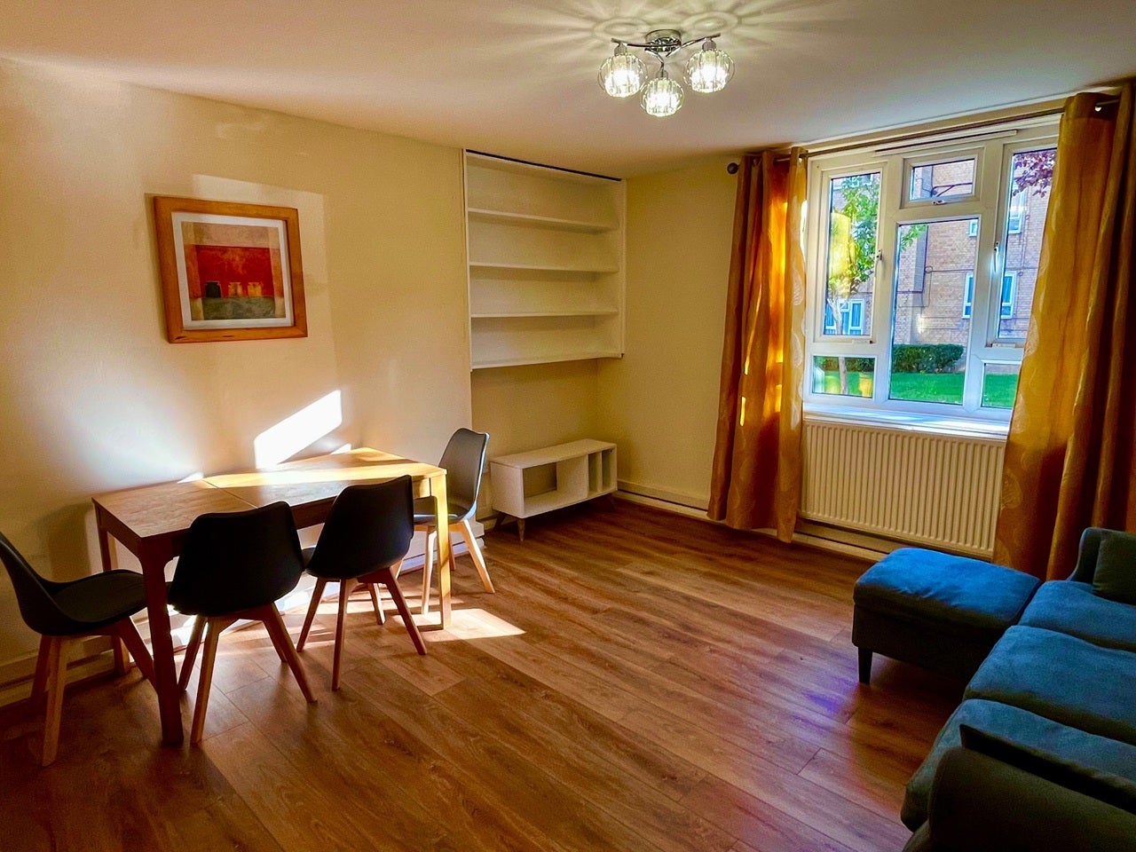 Flat Tulse Hill Estate in Greater London