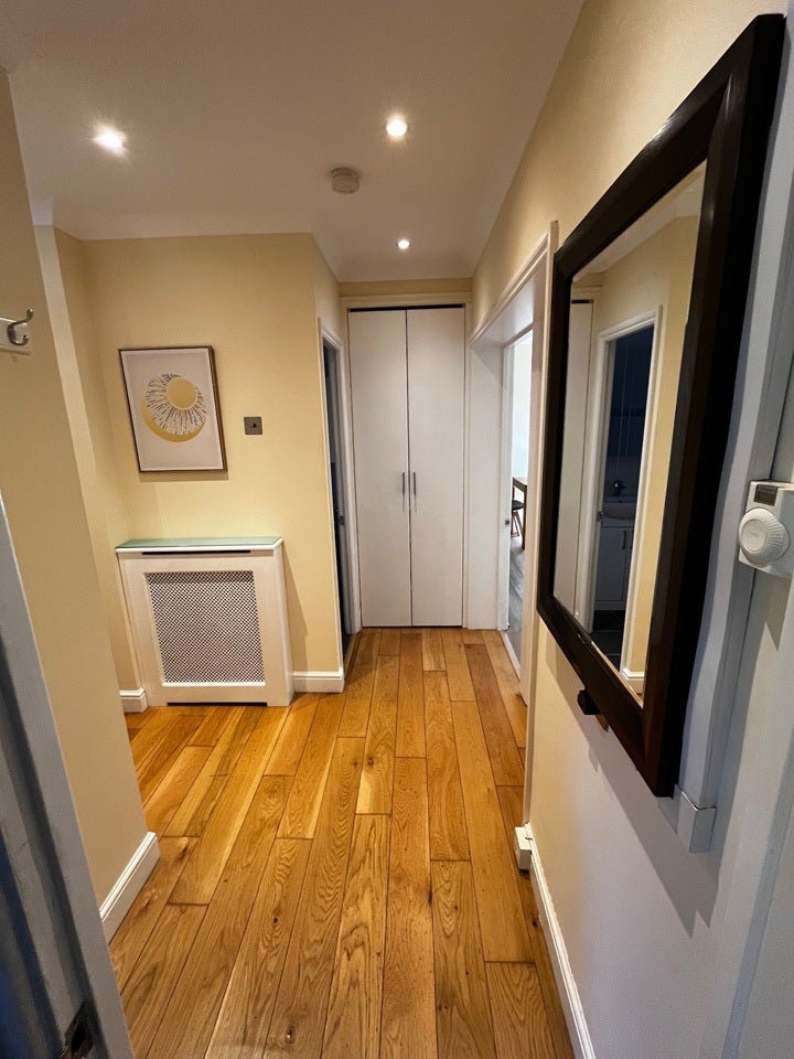 Flat Tulse Hill Estate in Greater London
