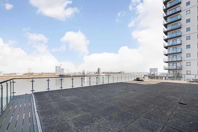 Room Mast Quay in Greater London