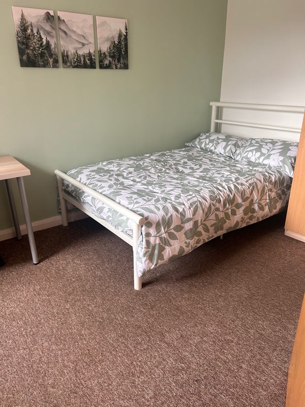 Room Charter Avenue in Coventry