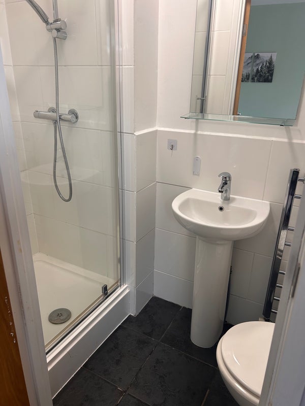 Room Charter Avenue in Coventry