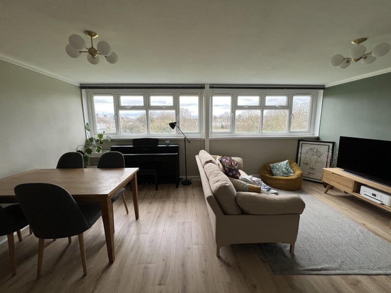 Room Trinity Way in Greater London