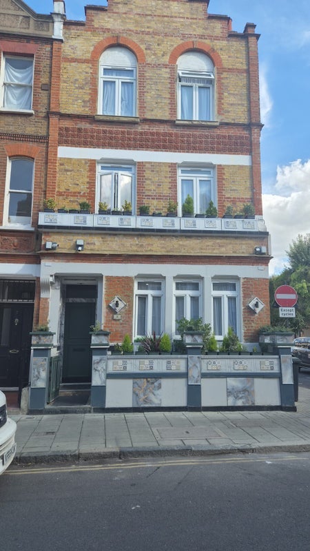 Flat Dorset Road in Greater London