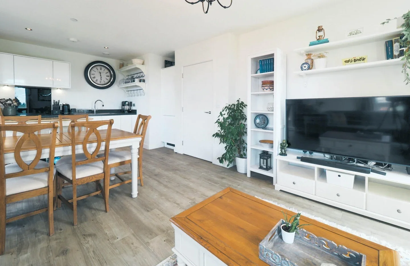 Flat Gayton Road in Greater London