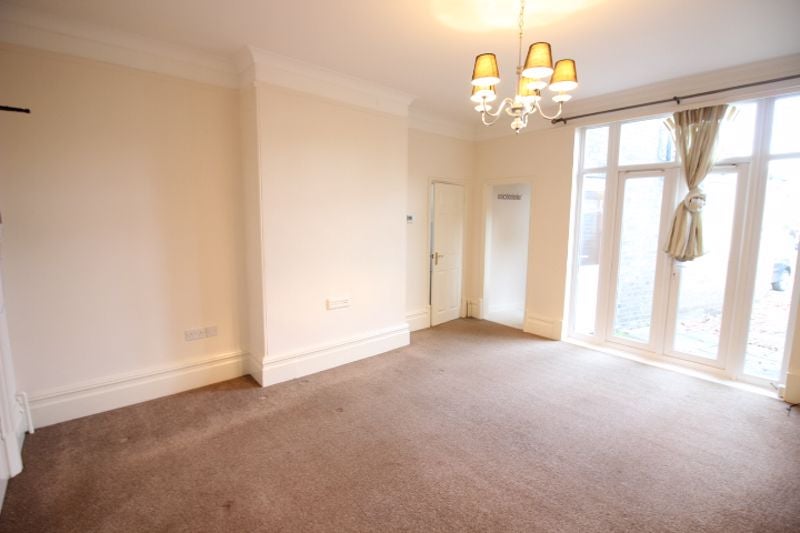 Flat Fletton Avenue in Peterborough