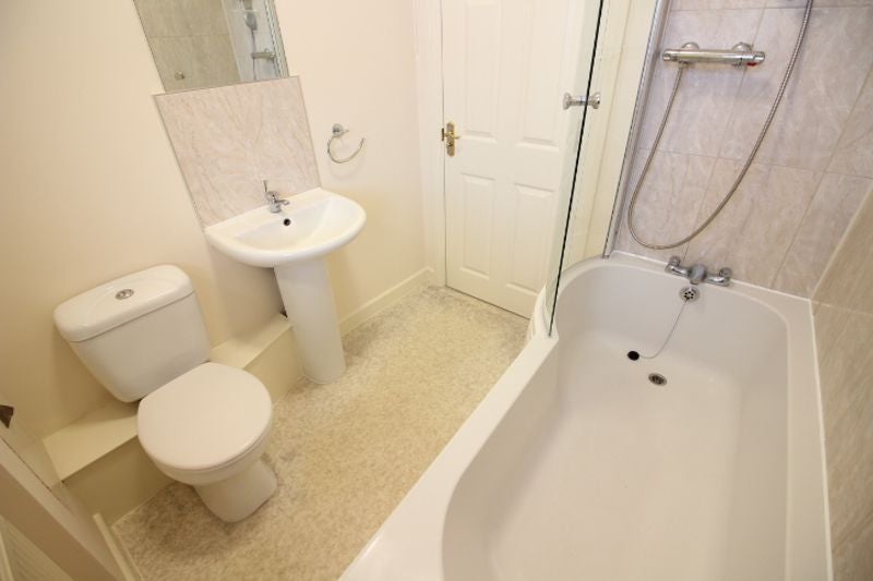 Flat Fletton Avenue in Peterborough