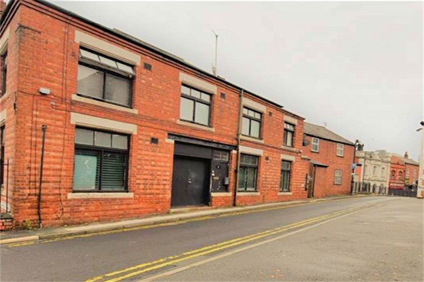 Flat High Street in Stockport