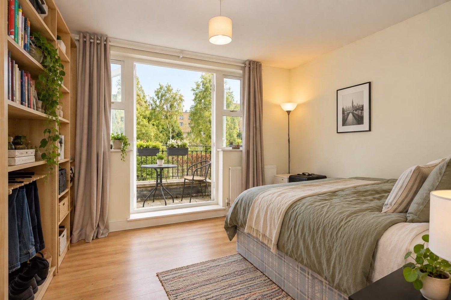 Flat Penton Street in Greater London