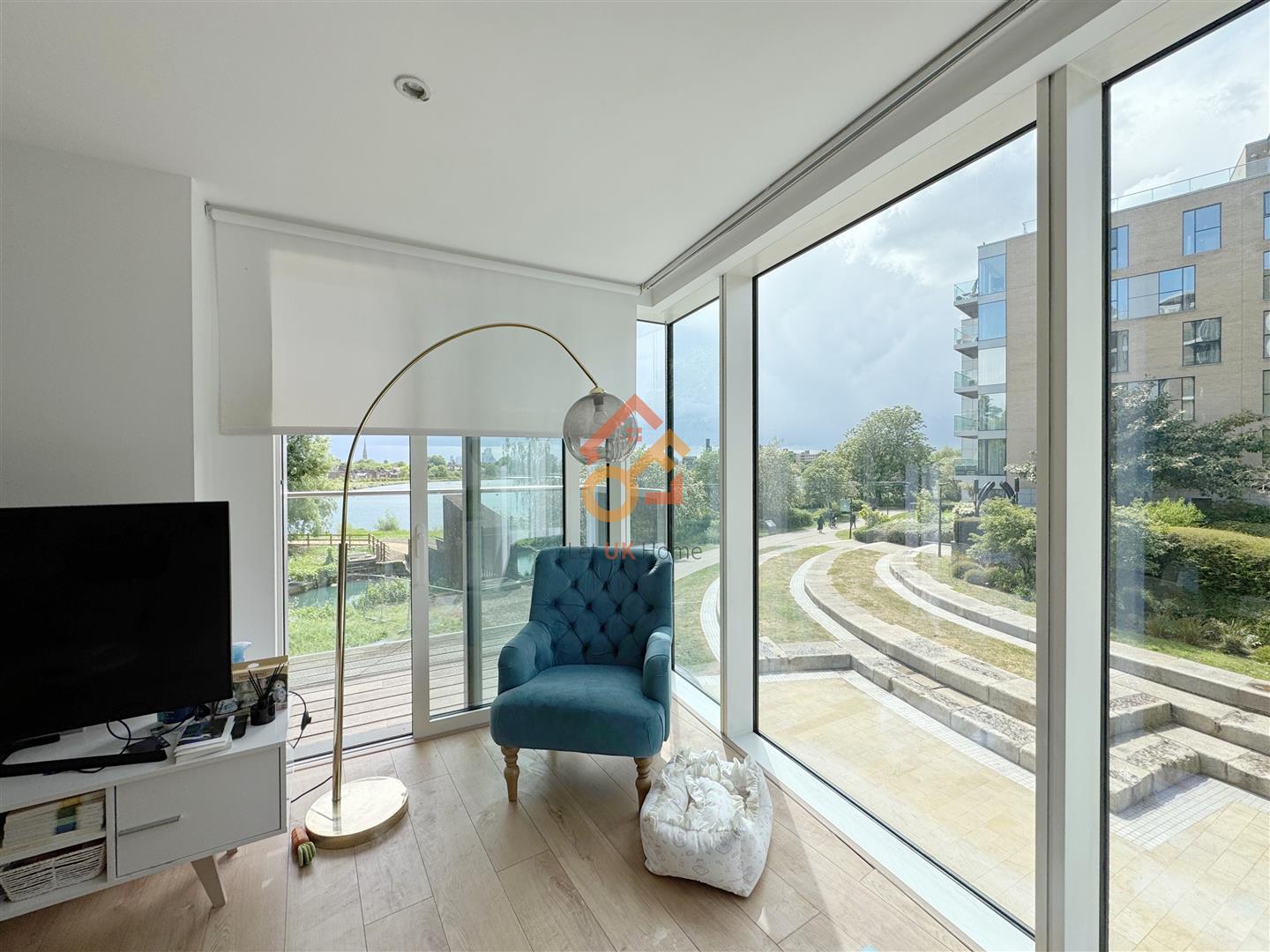 Flat Woodberry Grove in Greater London
