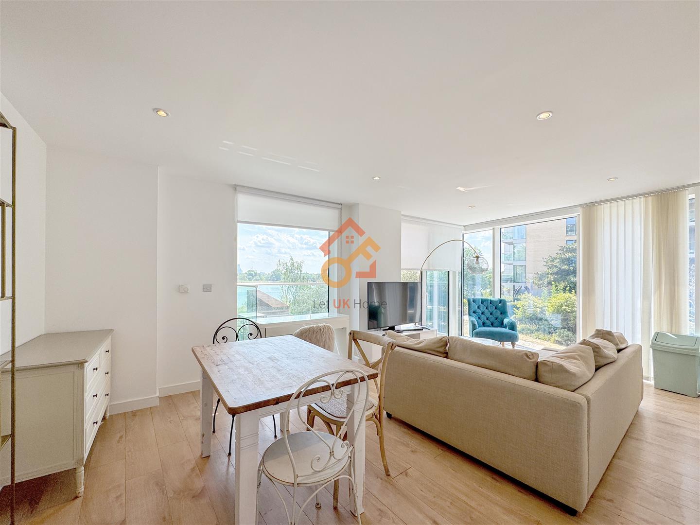 Flat Goodchild Road in London