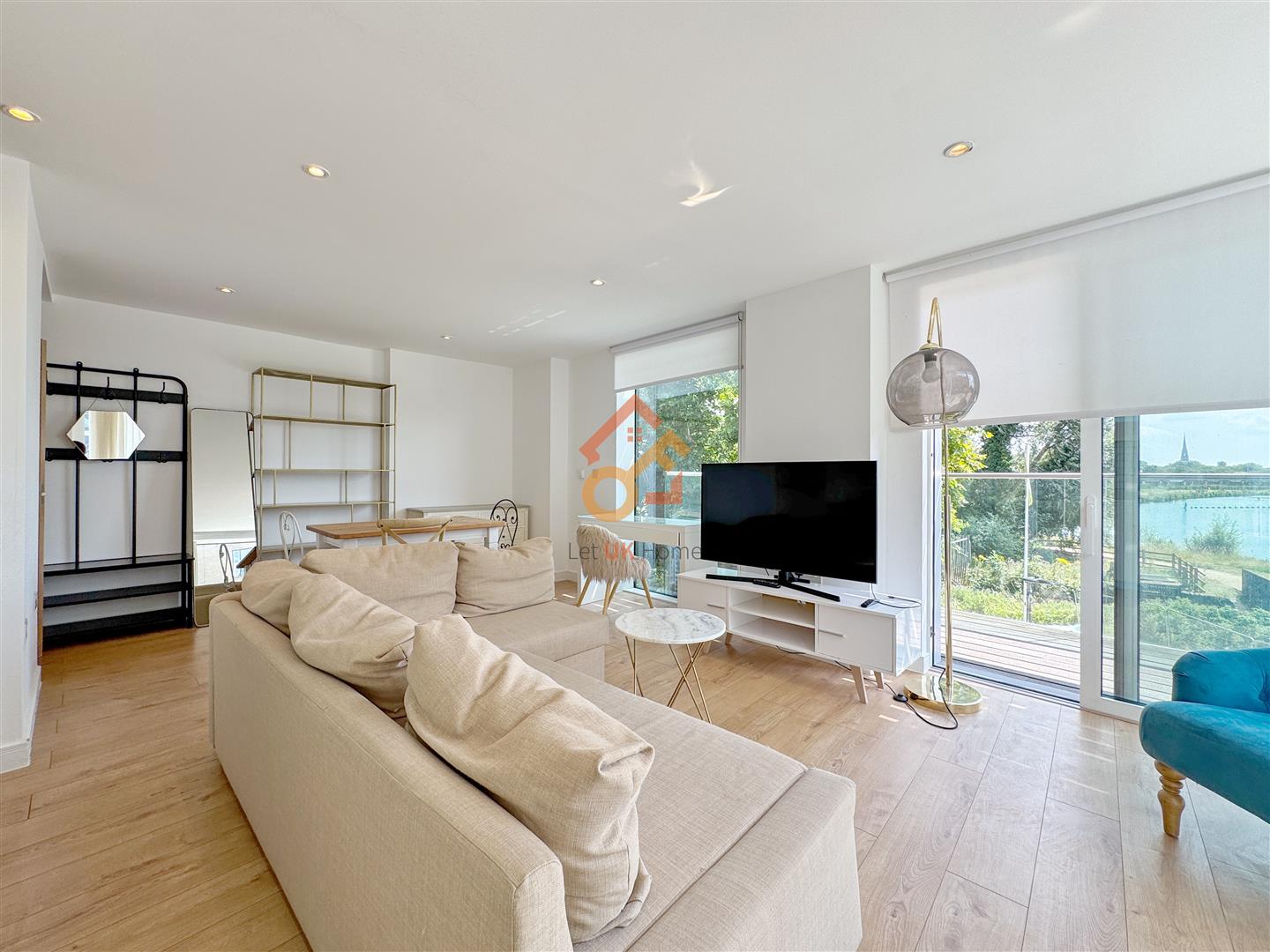 Flat Goodchild Road in London