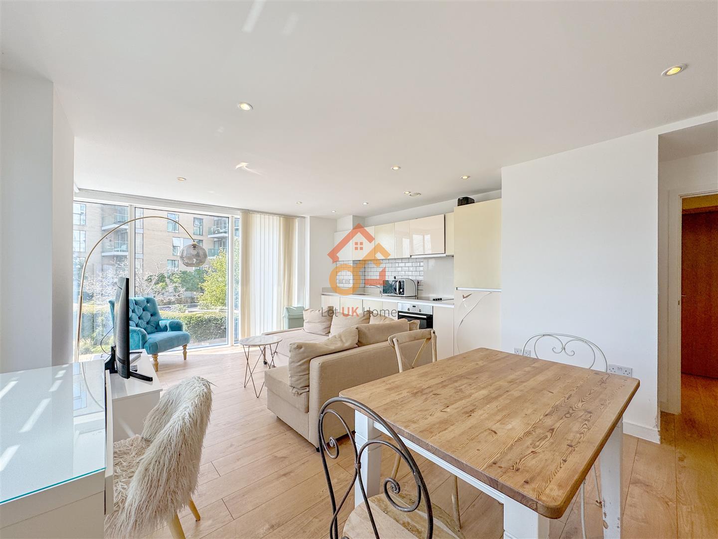 Flat Goodchild Road in London