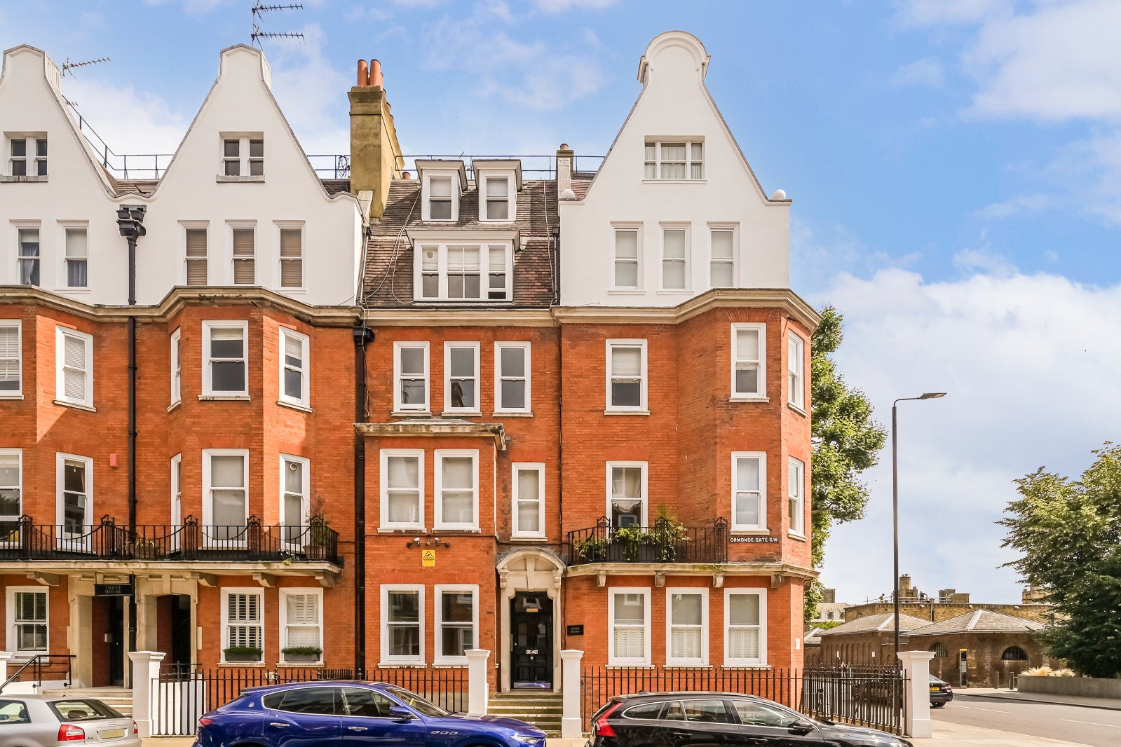 Flat Ormonde Gate in Greater London