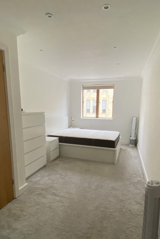 Flat Folgate Street in Greater London