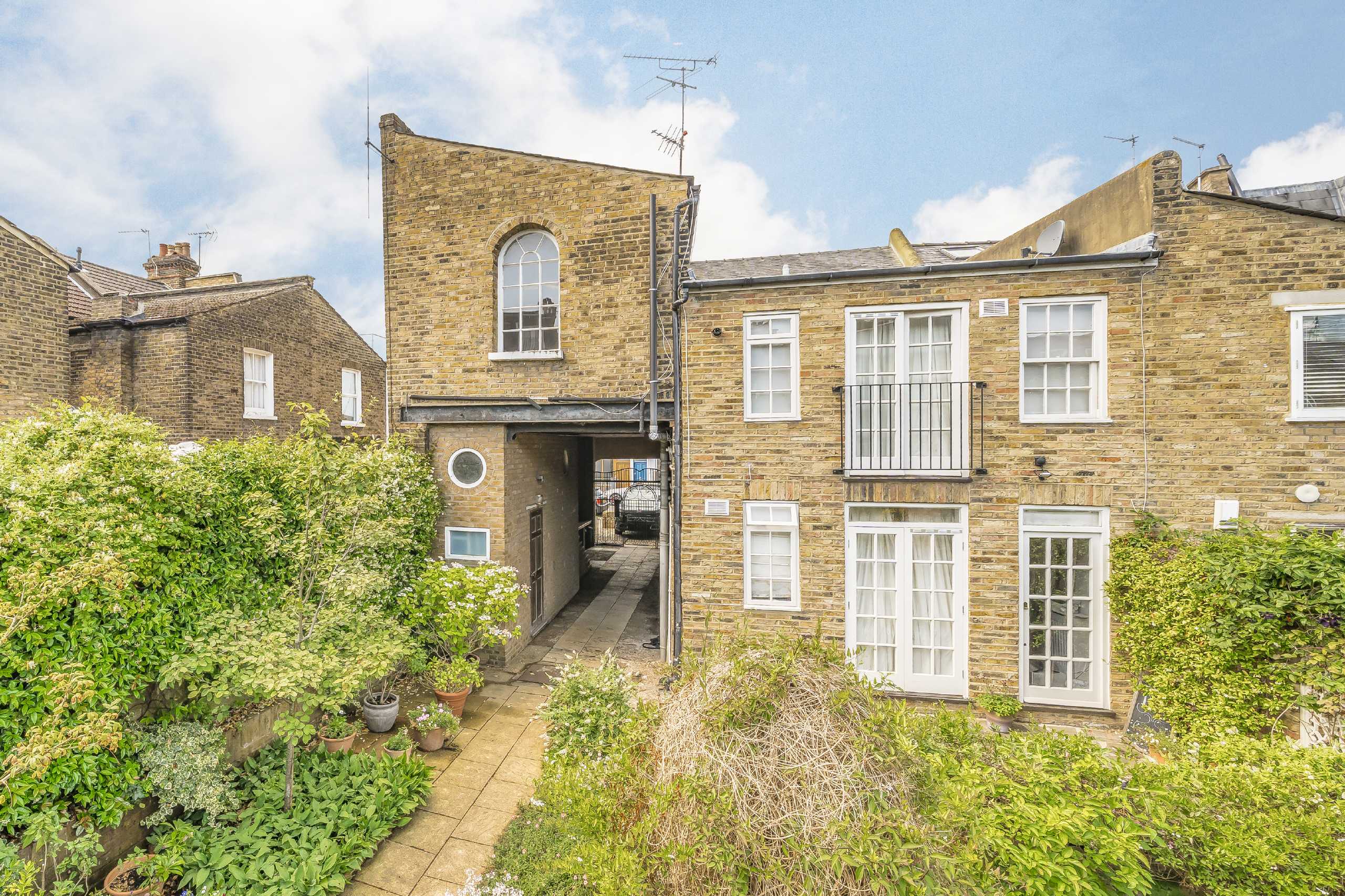 Flat Hepburn Mews in Greater London