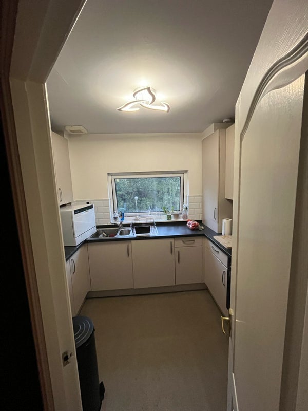 Room Hayburn Place in Glasgow