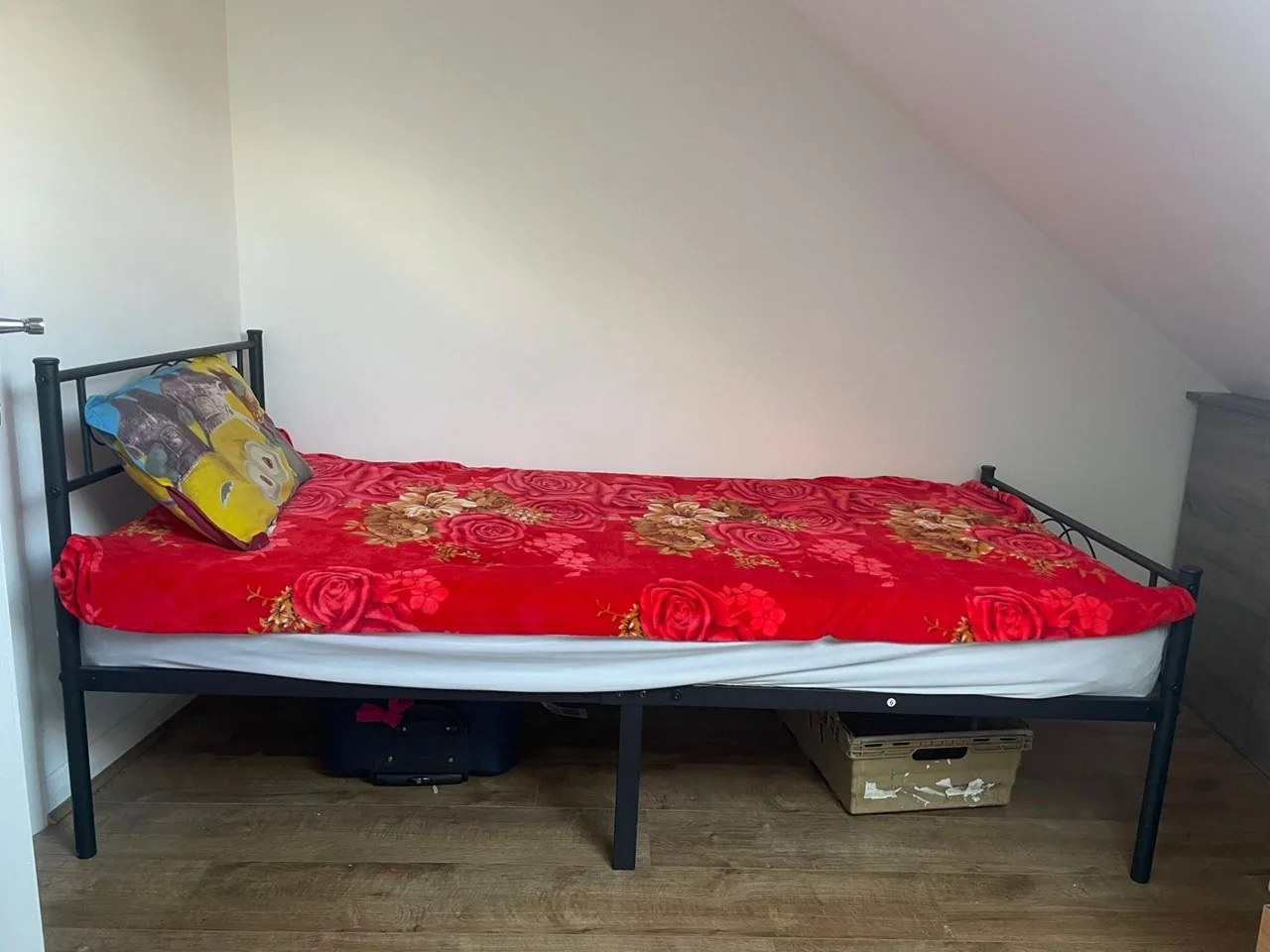 Room Plashet Road in Greater London