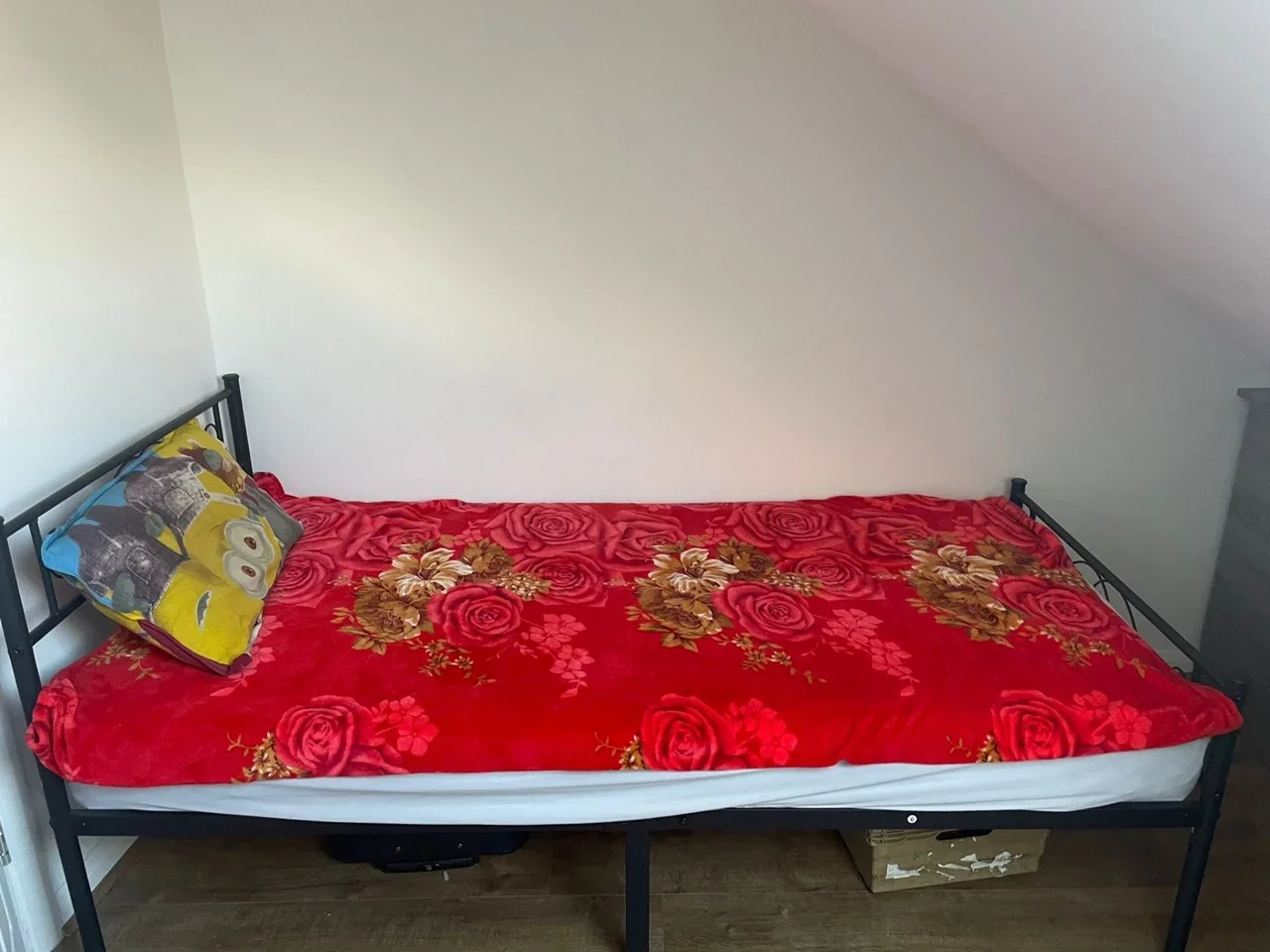 Room Plashet Road in Greater London