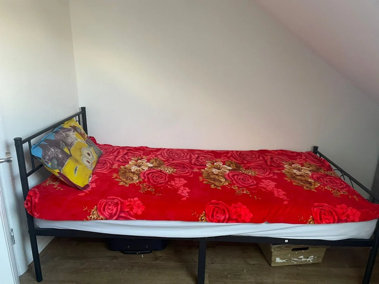 Room Plashet Road in Greater London