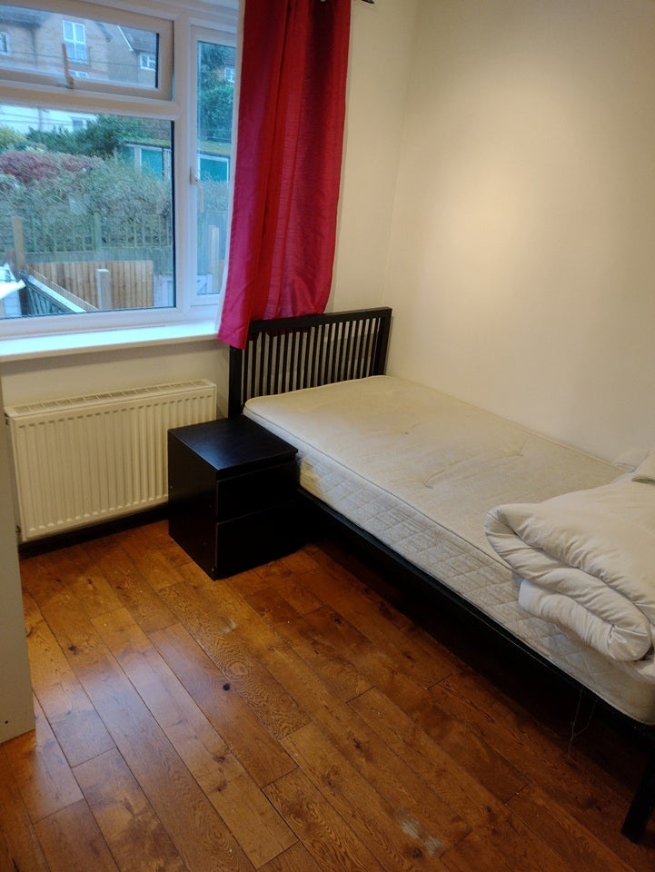 House Chartfield Avenue in Greater London