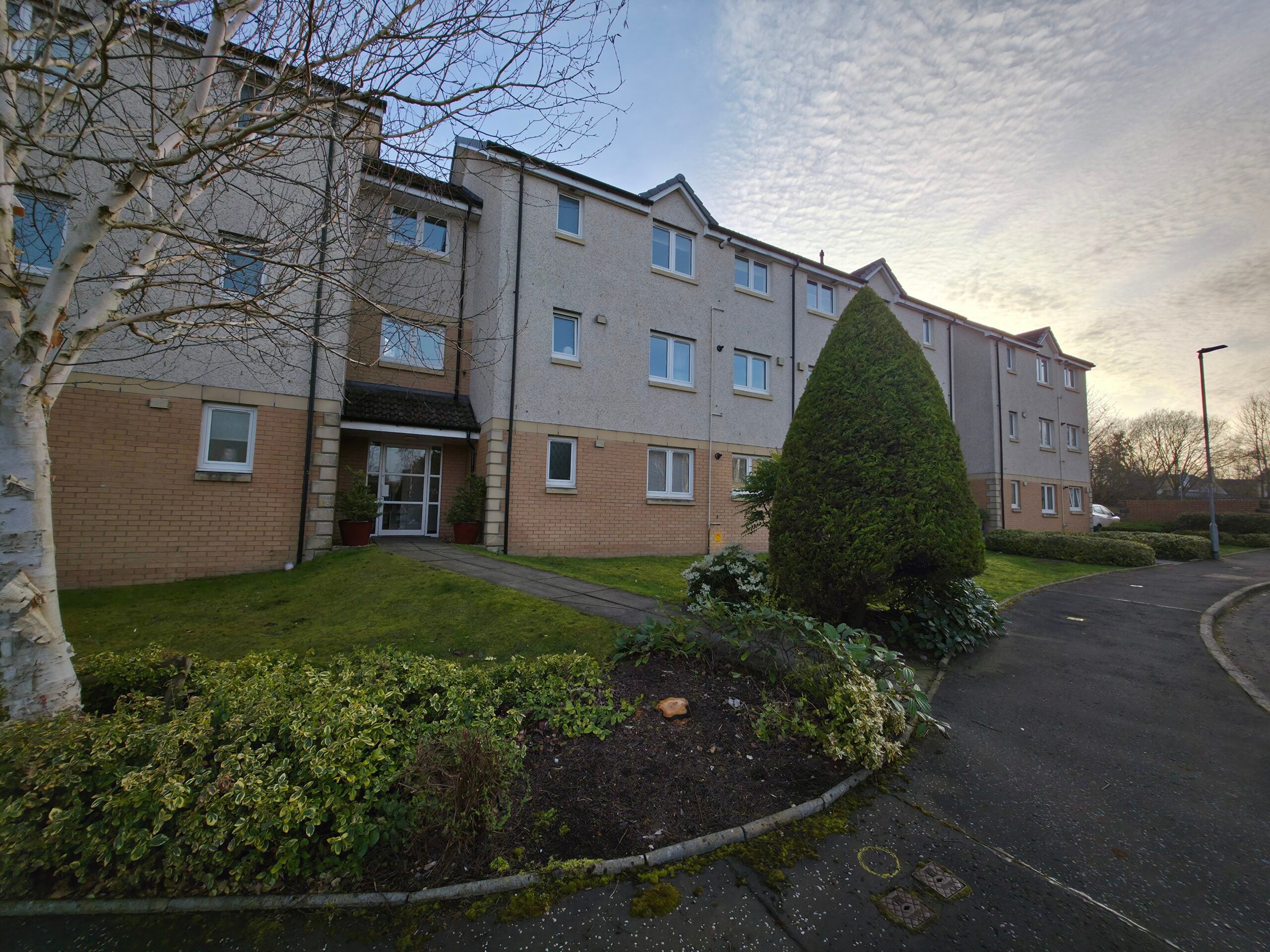 Flat McPhee Court in Hamilton