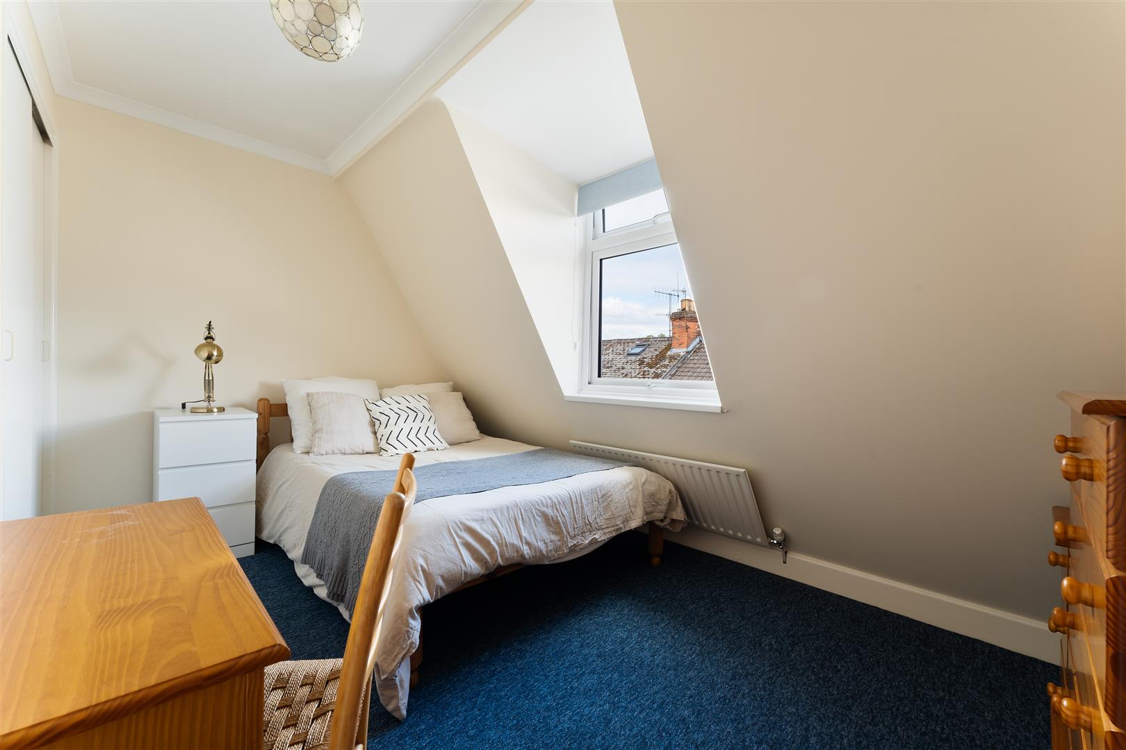 Room Clifton Road in Salisbury