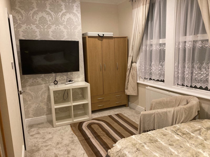 Room Edridge Road in Greater London