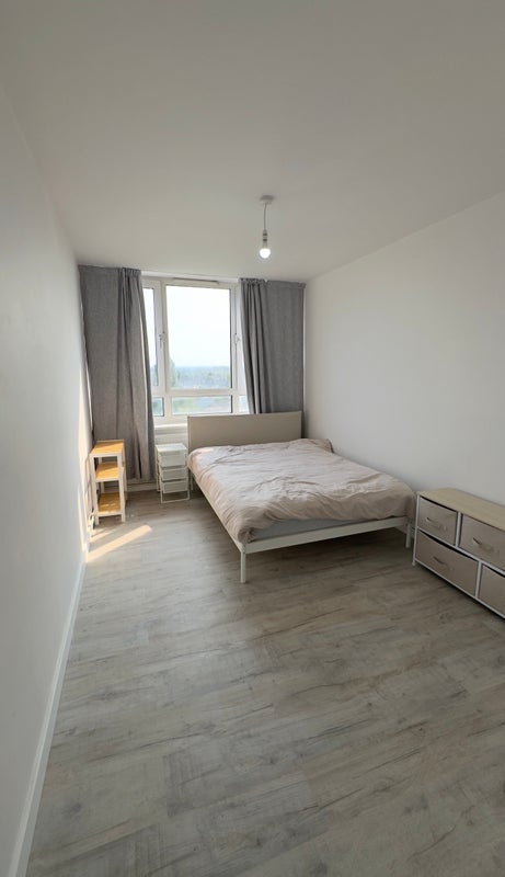 Room Portway Gardens in Greater London