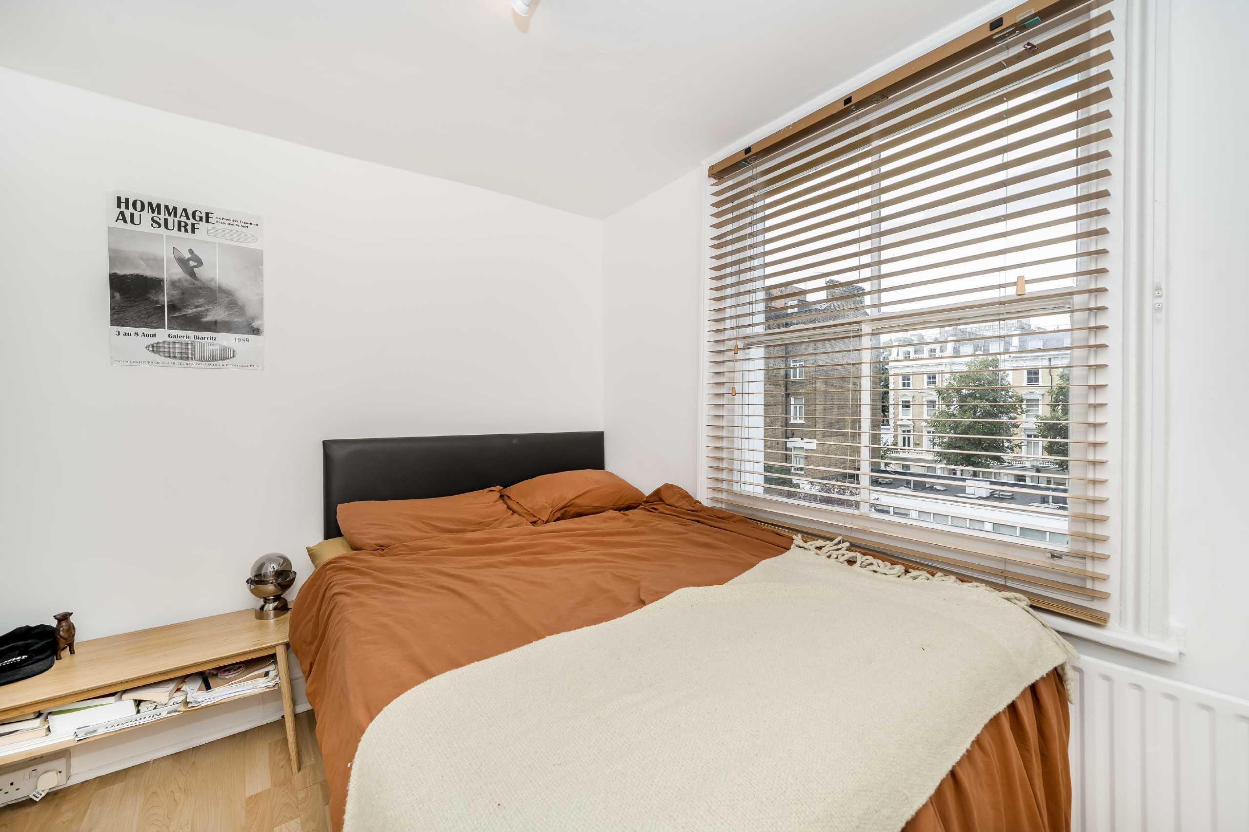 Flat Clanricarde Gardens in Greater London