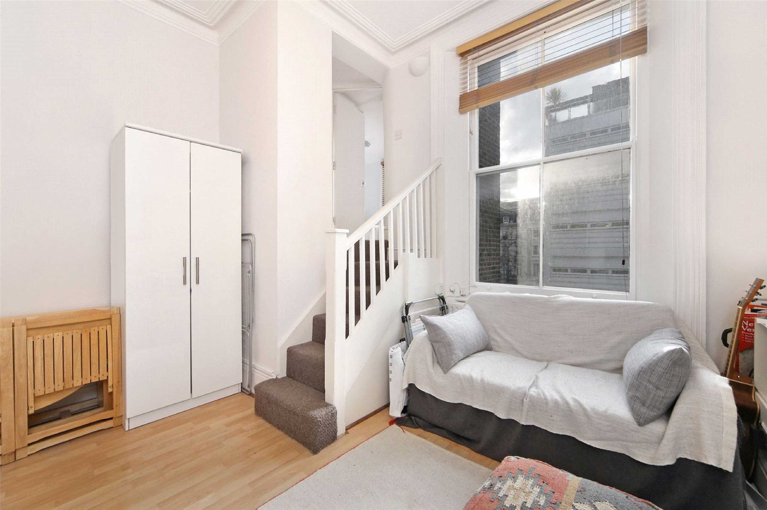 Flat Clanricarde Gardens in Greater London